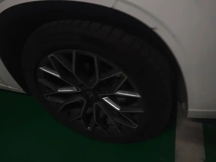 Changan UNI-Z New Energy — миниатюра 6