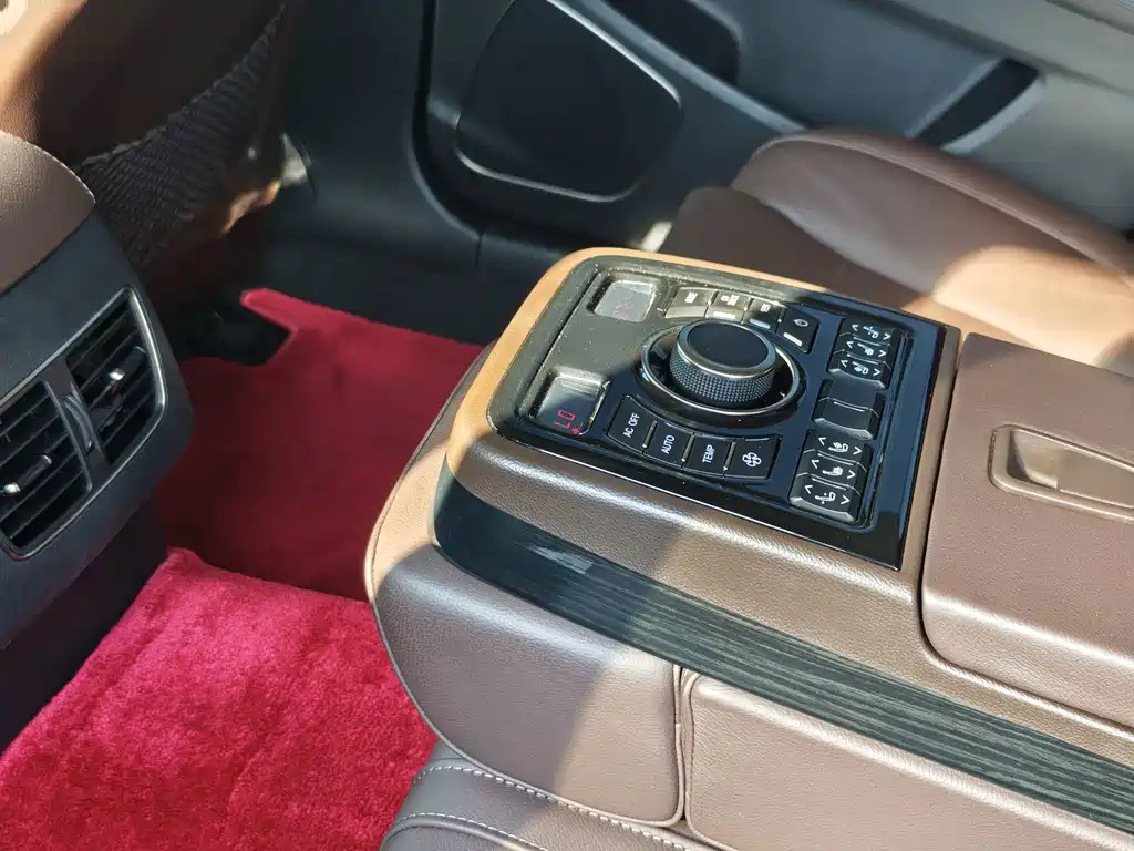 Hongqi Hongqi H7 — миниатюра 23