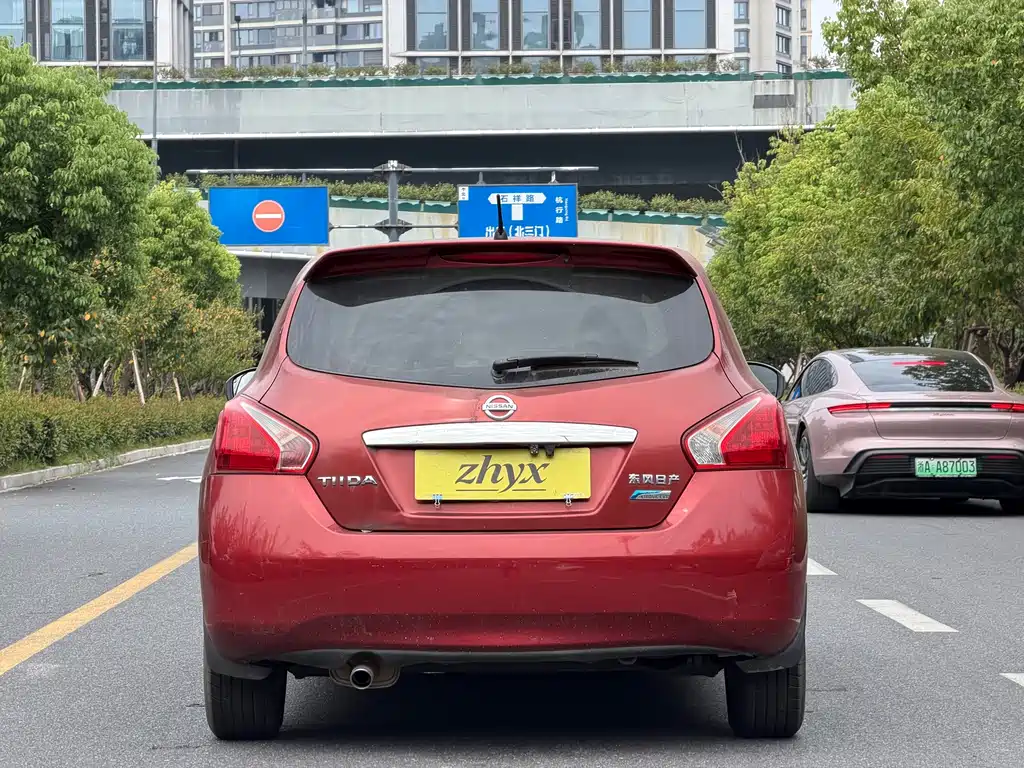 Nissan Tiida — миниатюра 6