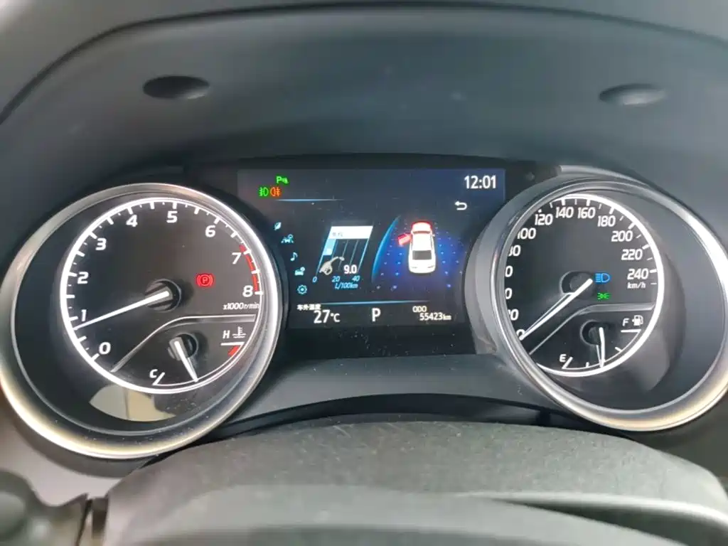 Toyota Camry — миниатюра 12