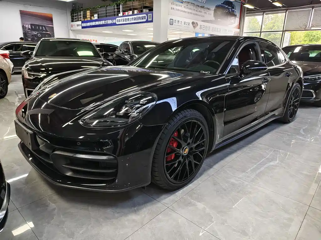Porsche Panamera 2021