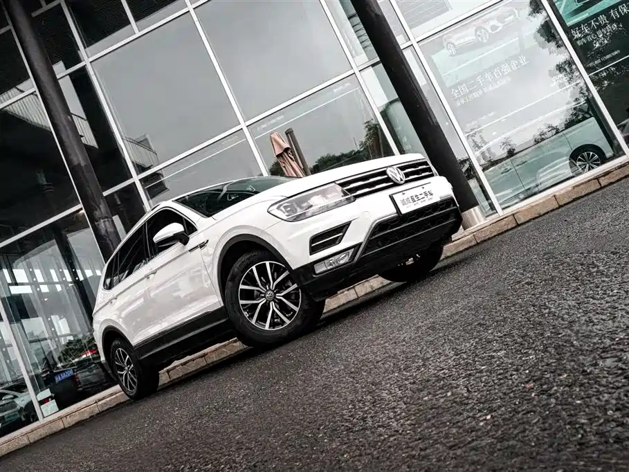 Volkswagen Tiguan L L 2017 330TSI AT Comfort