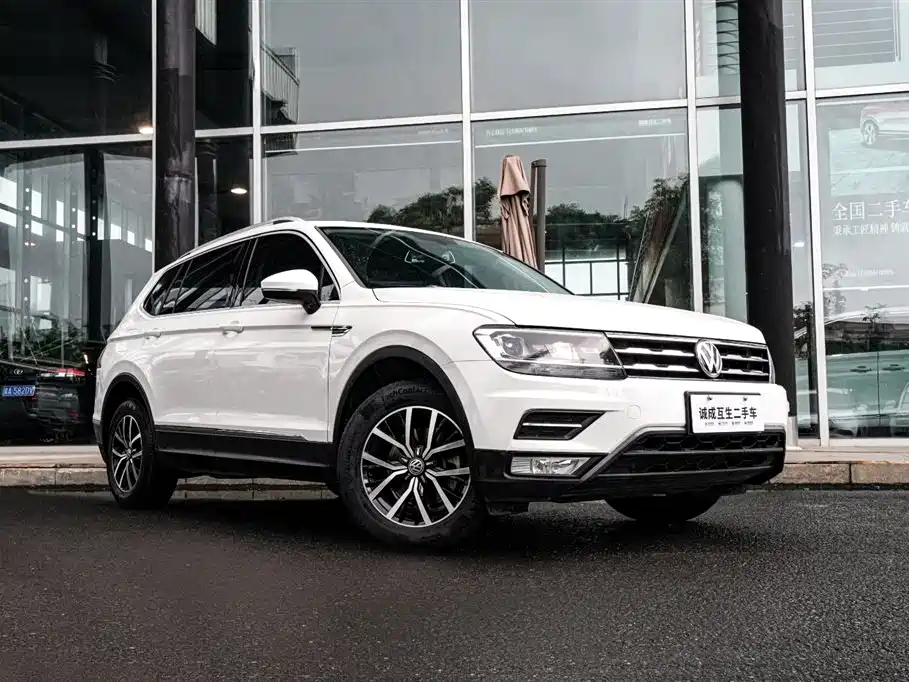 Volkswagen Tiguan L L 2017 330TSI AT Comfort