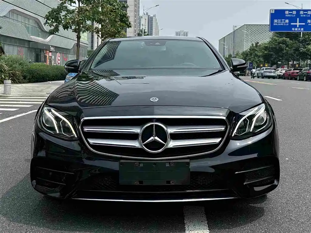 Mercedes-Benz E-Class — миниатюра 2