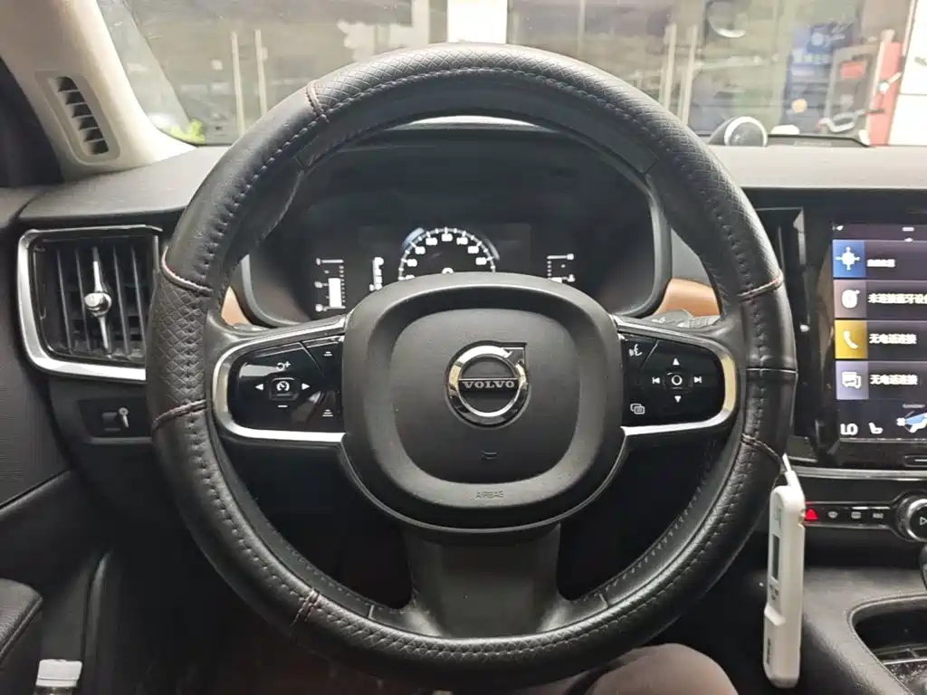 Volvo S90 — миниатюра 11