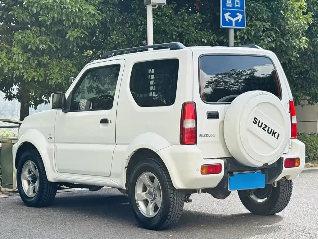 Suzuki Jimny — миниатюра 6