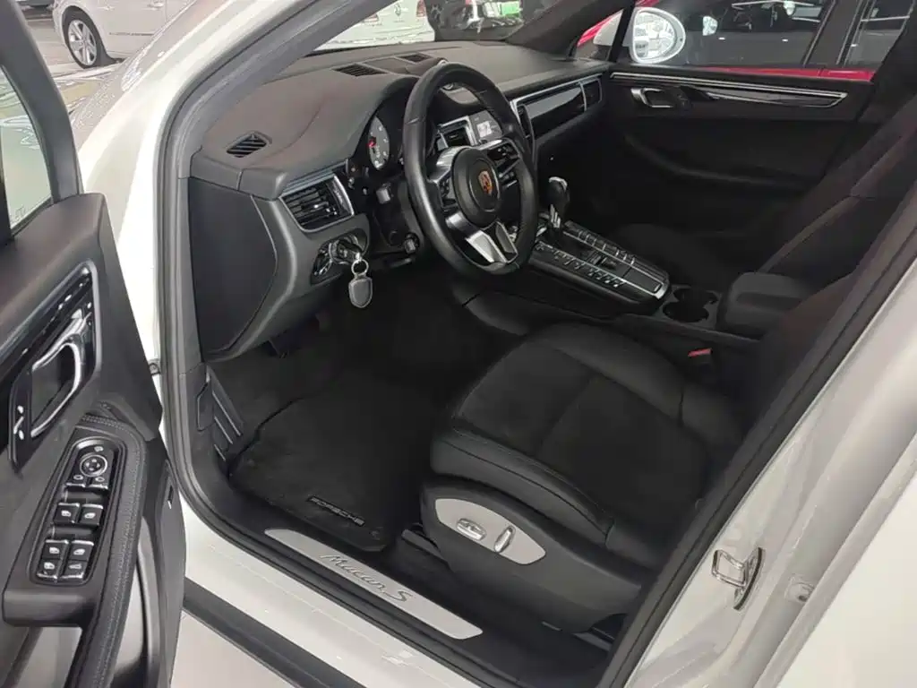 Porsche Macan — миниатюра 16