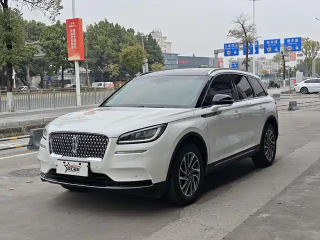 LINCOLN ADVENTURER 2022