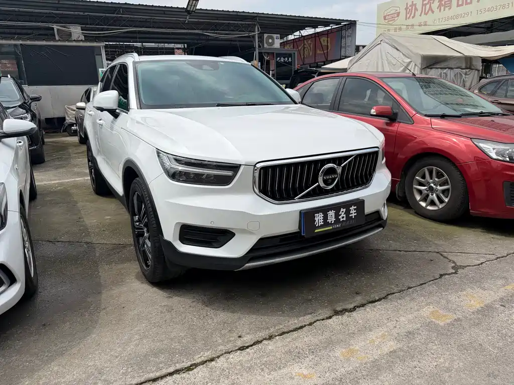 Volvo XC40 2022 T4 Luxury