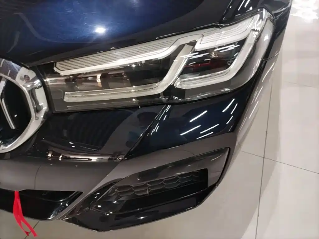 BMW 5 Series — миниатюра 24