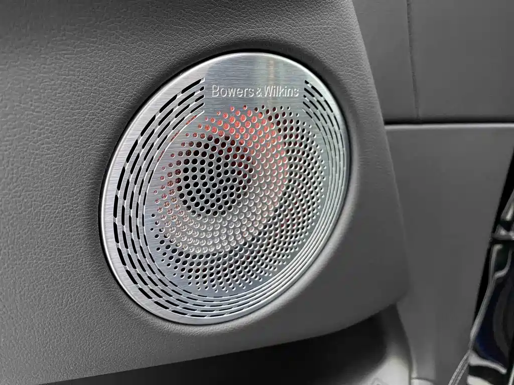 BMW XM — миниатюра 9