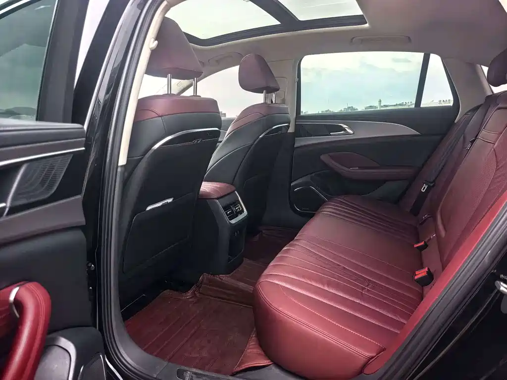 Hongqi Hongqi H5 — миниатюра 19