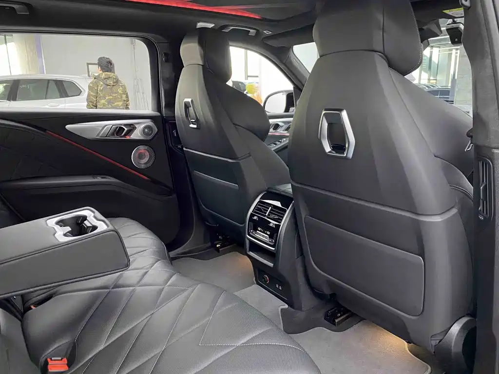 BMW XM — миниатюра 31