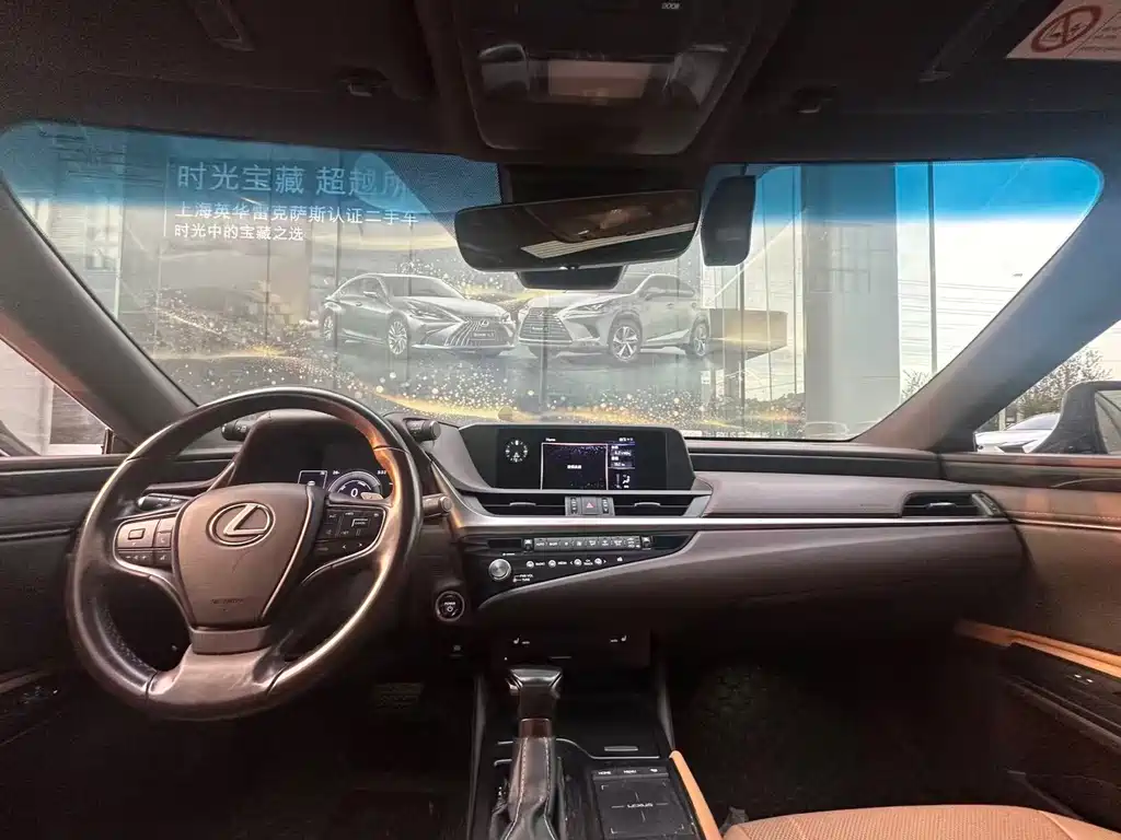 Lexus ES — миниатюра 7