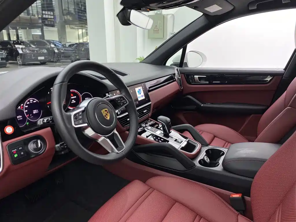 Porsche Cayenne — миниатюра 31