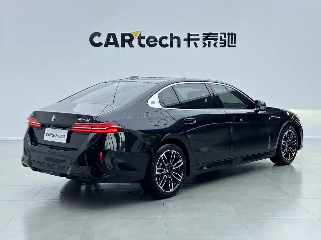 BMW 5 Series — миниатюра 4