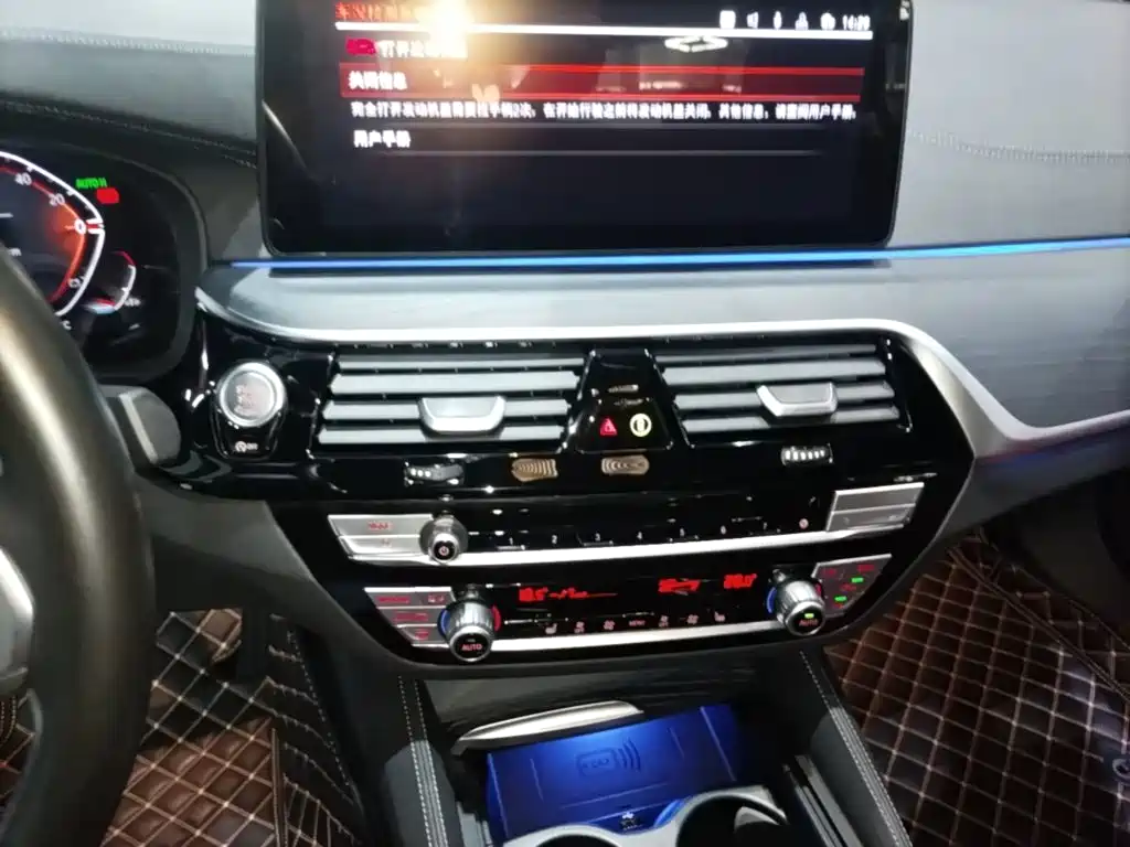 BMW 5 Series — миниатюра 13