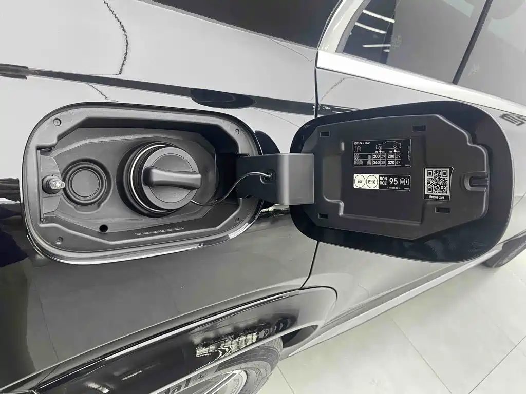 Mercedes-Benz GLE (Import) — миниатюра 12