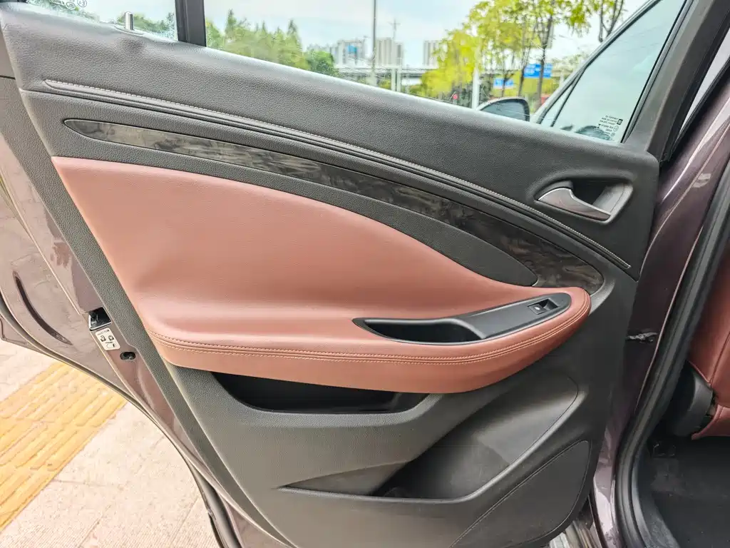 Buick Envision Plus — миниатюра 9