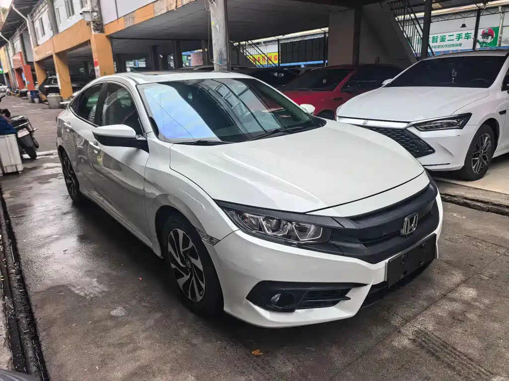 Honda Civic 2016 220TURBO CVT Luxury