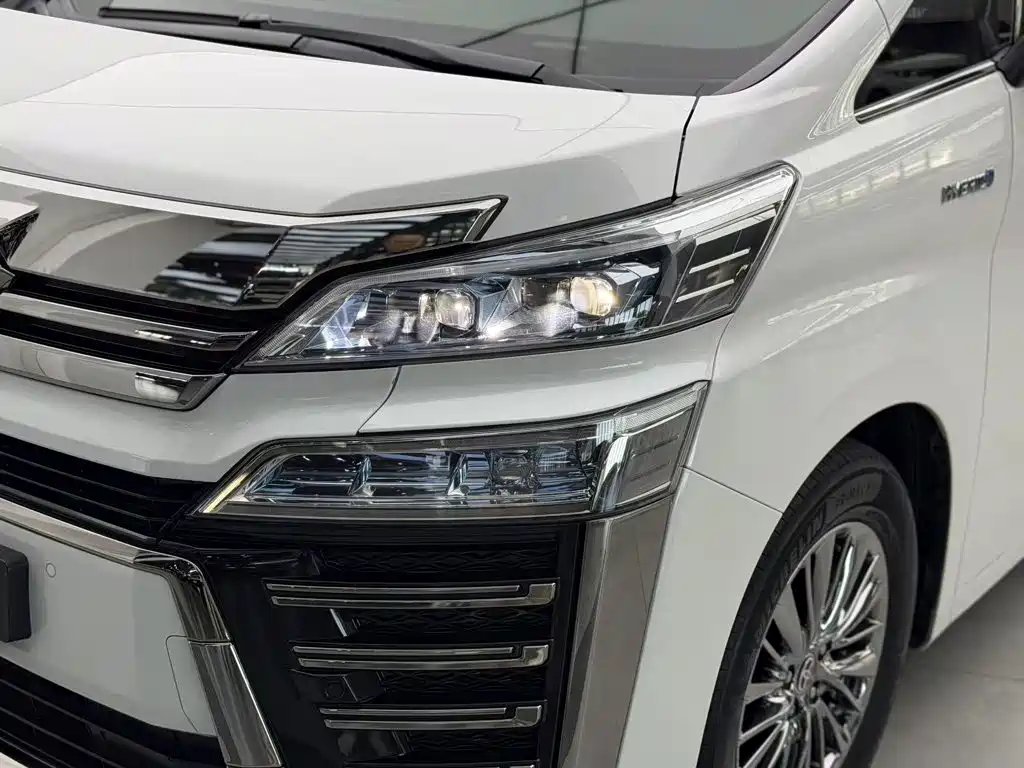 Toyota Vellfire — миниатюра 5