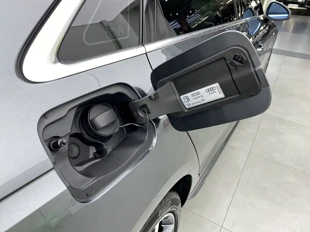 Audi A4L — миниатюра 12