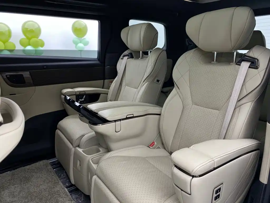 Toyota Alphard — миниатюра 31