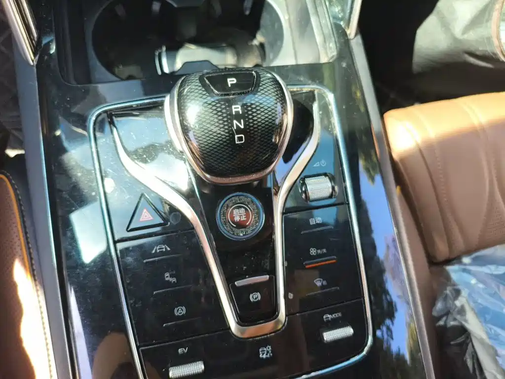 BYD Tang New Energy — миниатюра 15