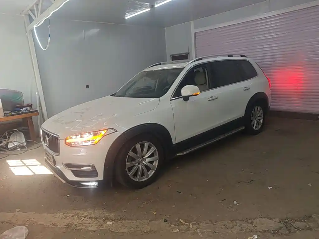 Volvo XC90 — миниатюра 2