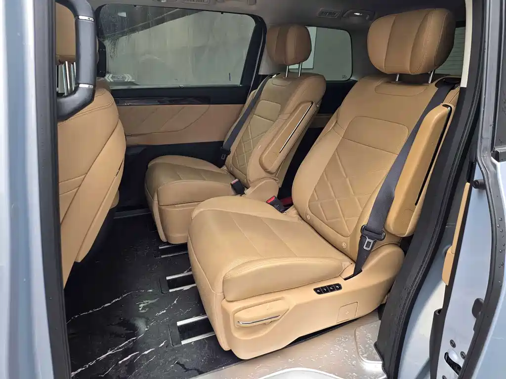 GAC Motor 传祺E8 PHEV — миниатюра 8