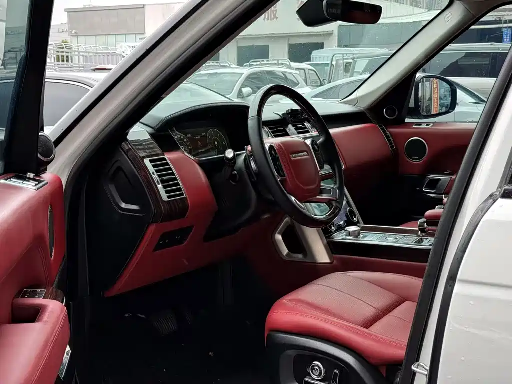 Land Rover Range Rover — миниатюра 4