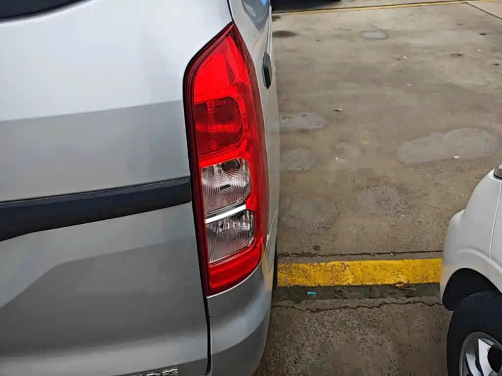 Wuling Hongguang V — миниатюра 8