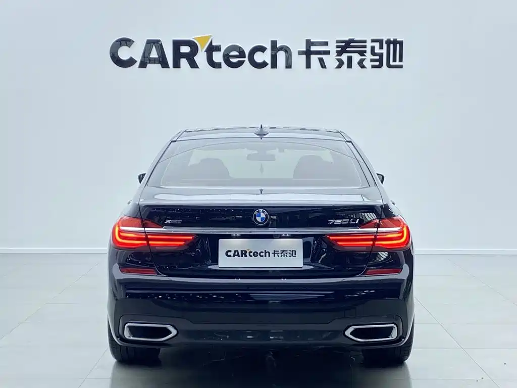 BMW 7 Series — миниатюра 4