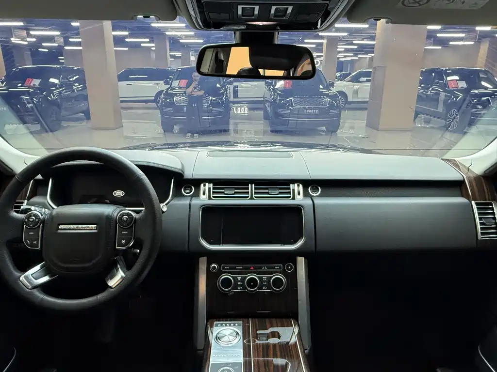Land Rover Range Rover — миниатюра 4