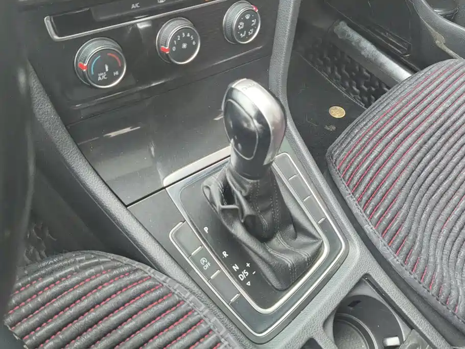 Volkswagen Golf — миниатюра 16