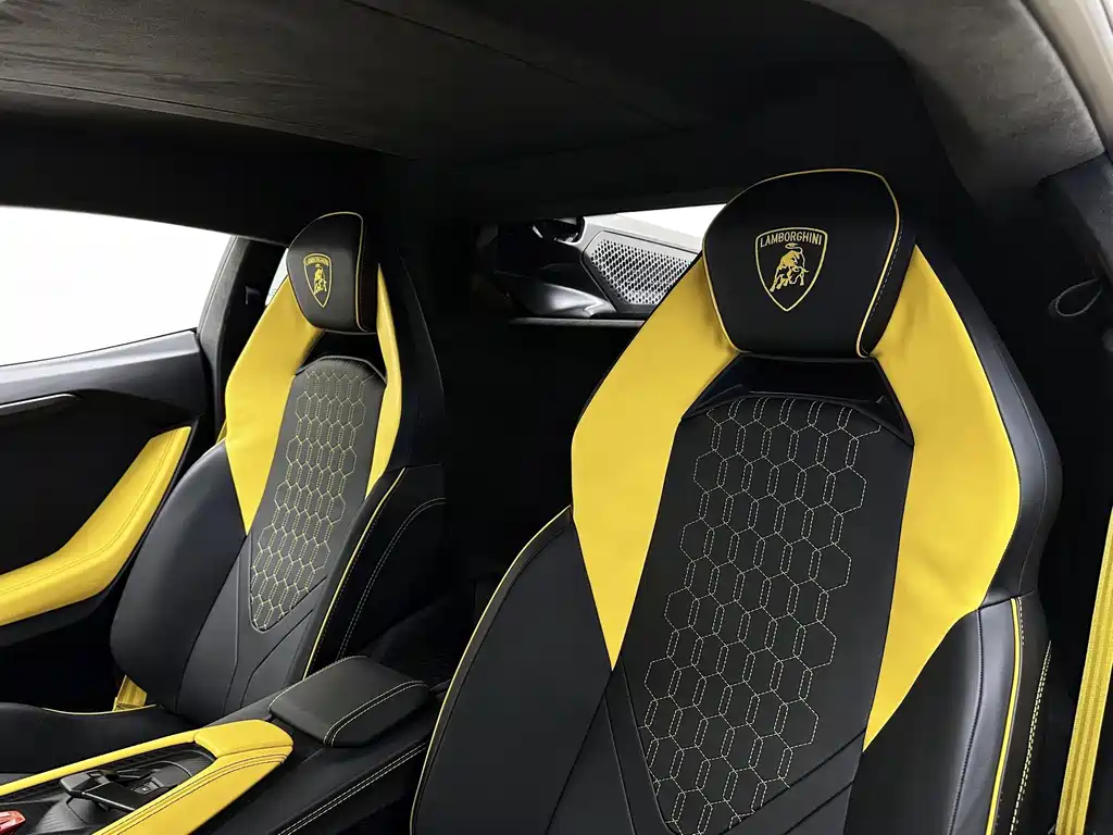 Lamborghini Revuelto — миниатюра 15