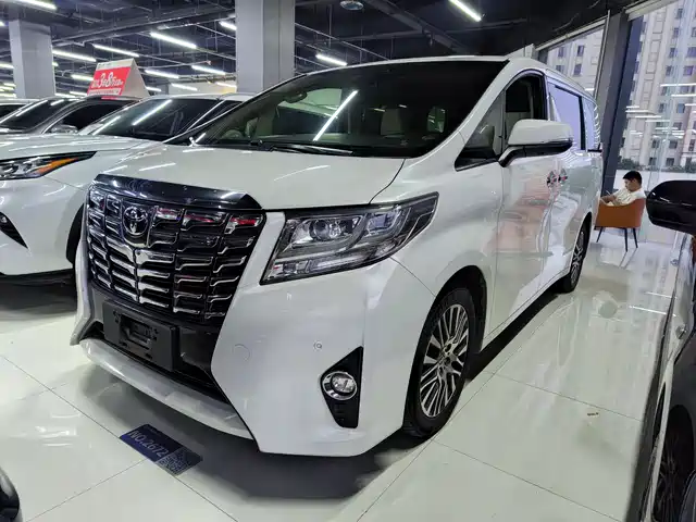 TOYOTA ELFA 2017