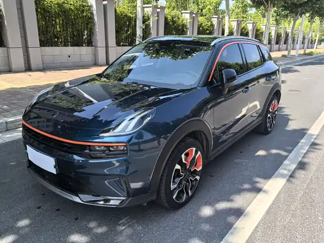 2020 Lynk & Co 06