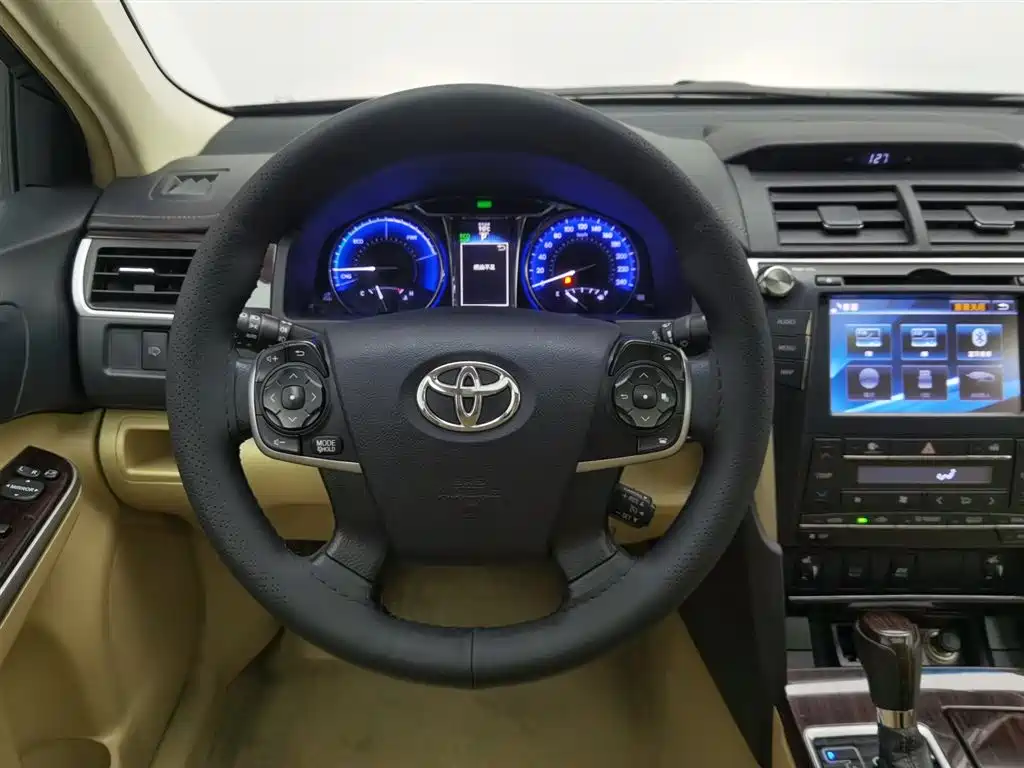 TOYOTA CAMRY