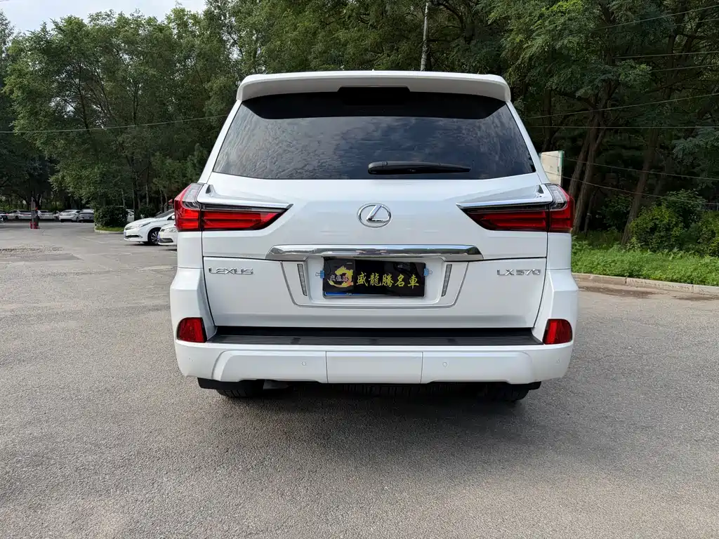 Lexus LX — миниатюра 5
