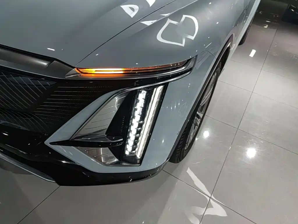 Cadillac Lyriq — миниатюра 24