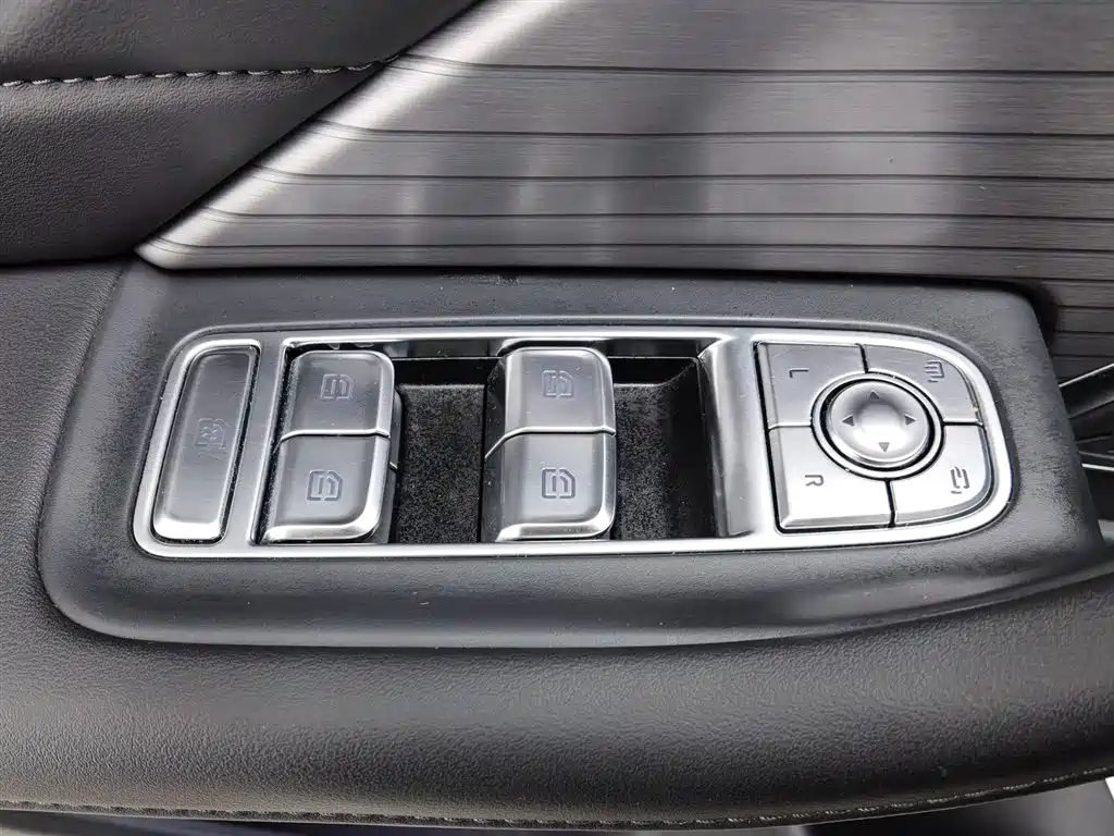 Hongqi HONGQI HS7 PHEV