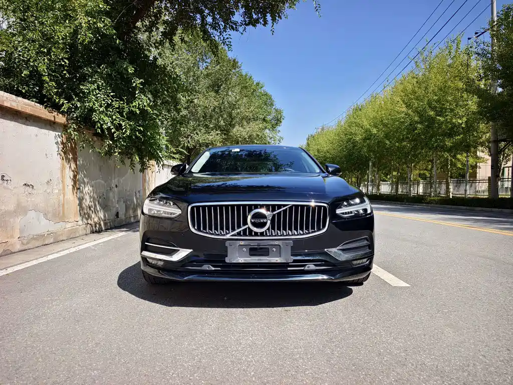 Volvo S90 — миниатюра 2