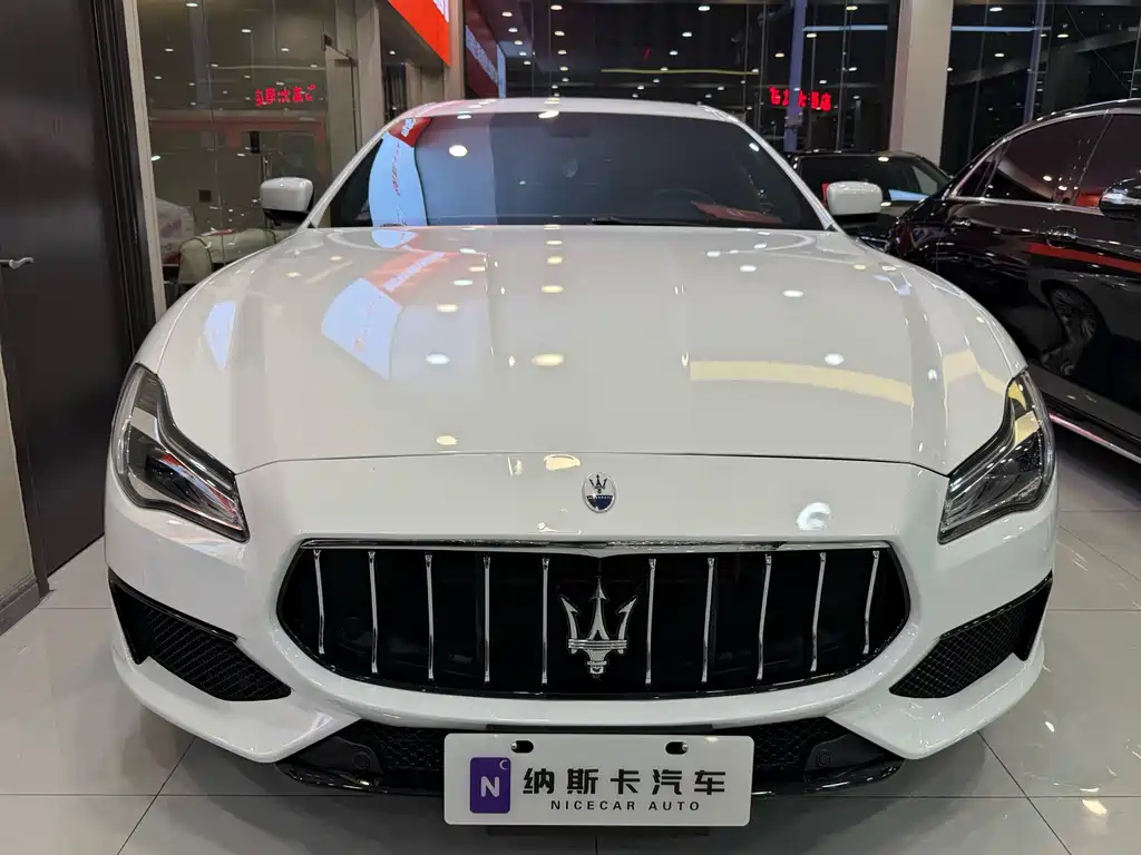 Maserati Quattroporte — миниатюра 2