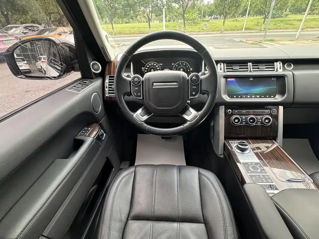 Land Rover Range Rover — миниатюра 21