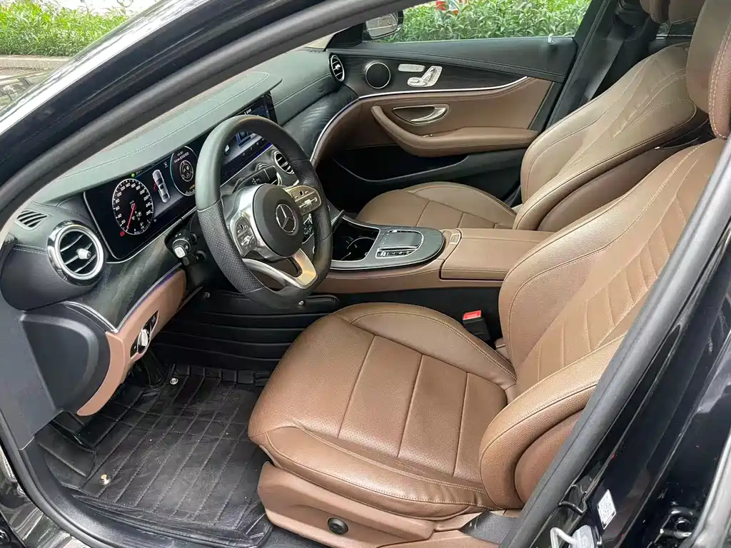 Mercedes-Benz E-Class — миниатюра 7