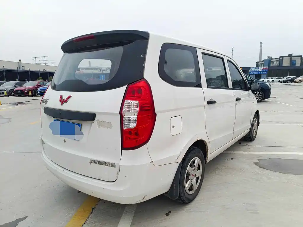 Wuling Hongguang — миниатюра 8
