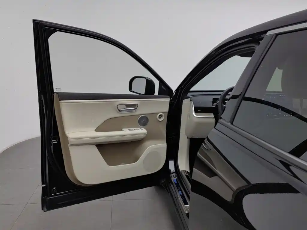 Toyota bZ3X — миниатюра 8