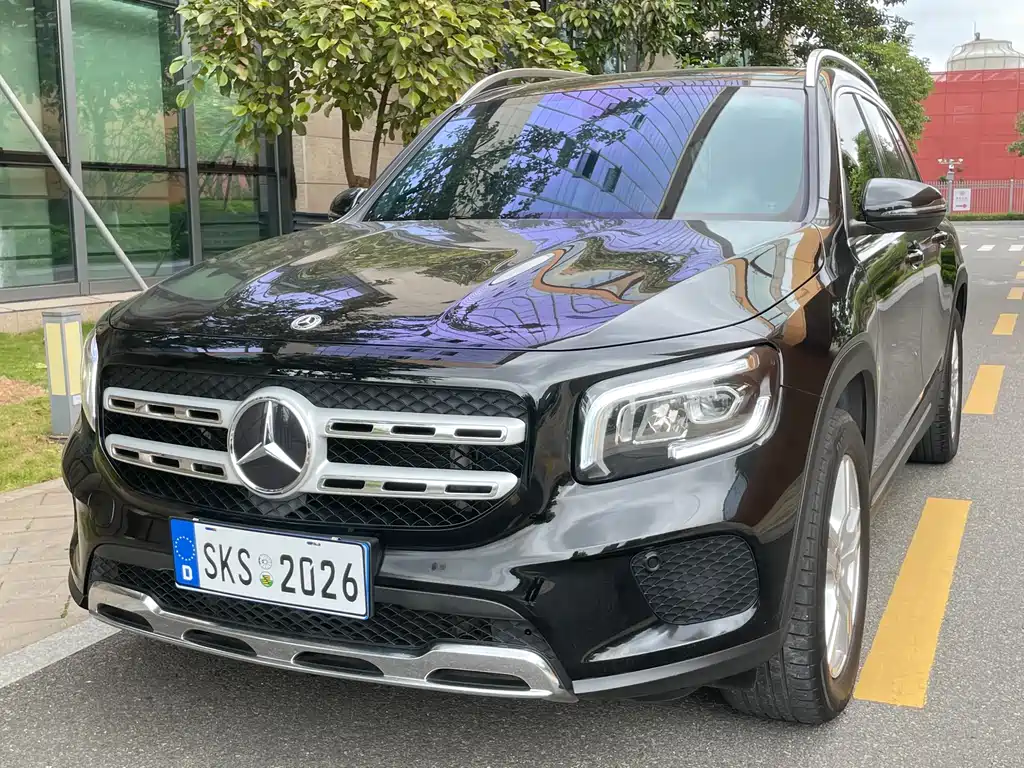 Mercedes-Benz GLB 2023