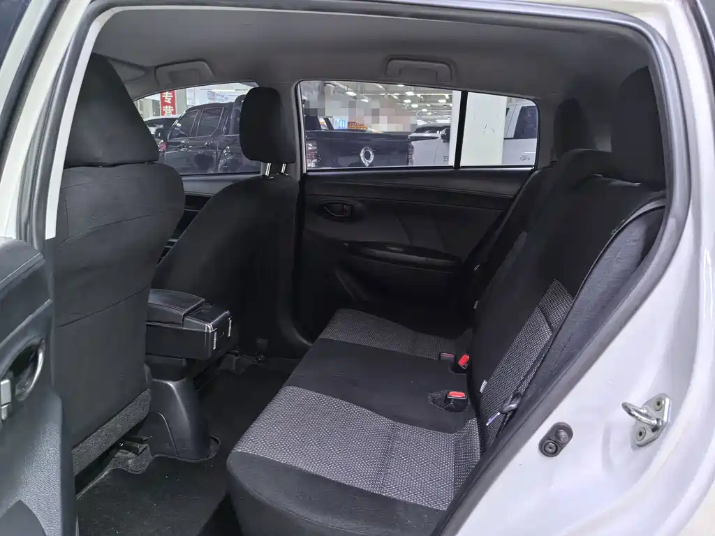 Toyota Vios FS — миниатюра 10